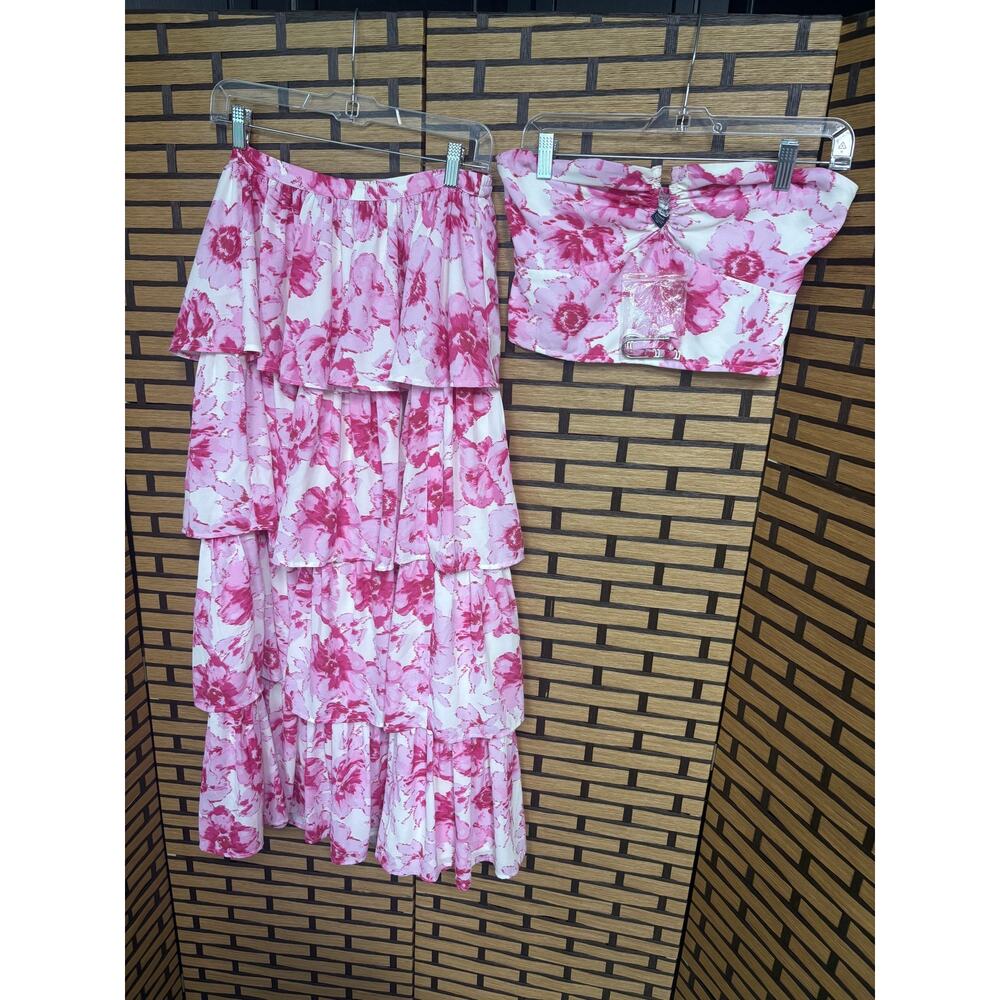 American Eagle Two Piece Pink And White Floral Set Size Medium